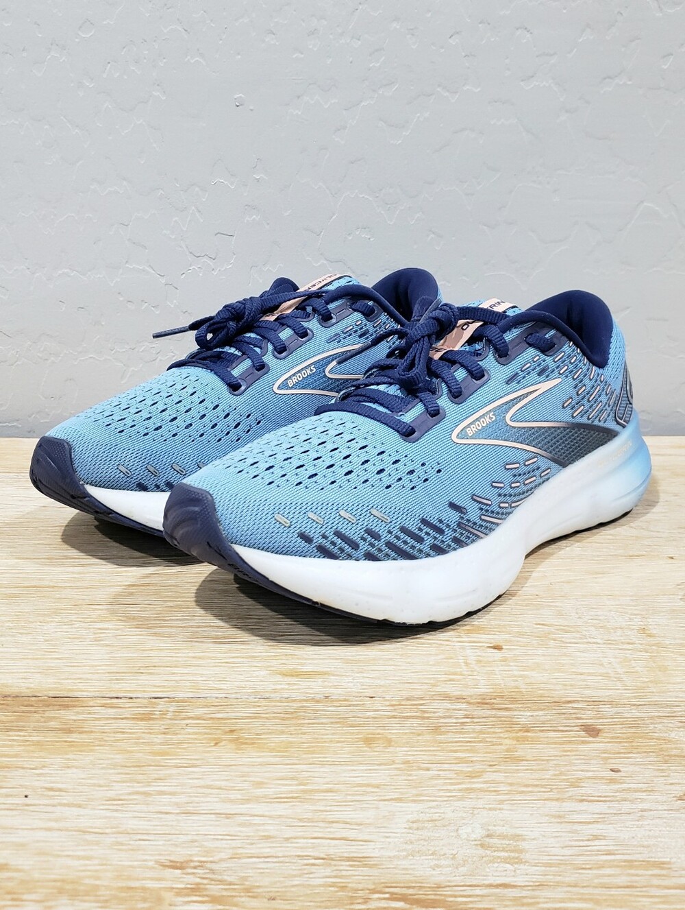 BROOKS Women's Glycerin 20 Running Shoes (9.5M) Blissful Blue/White